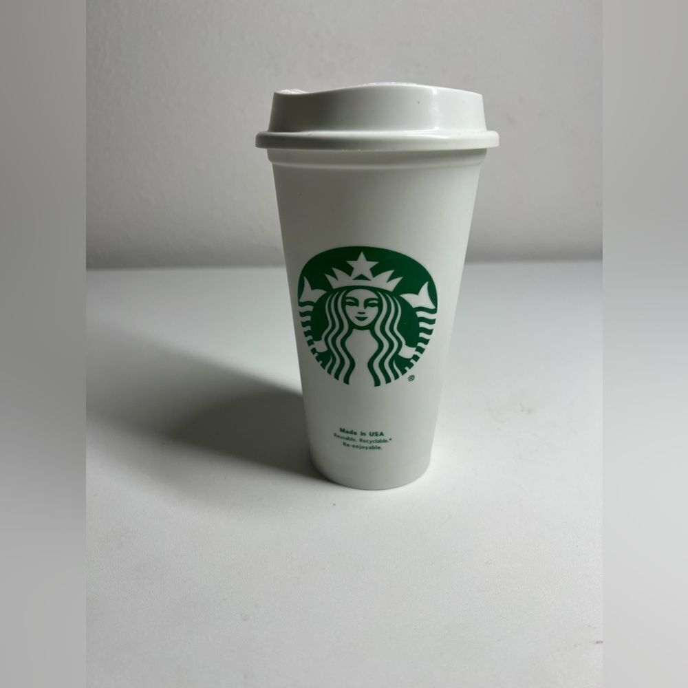 starbucks coffee reusable grande 16 oz plastic hot cup green and white